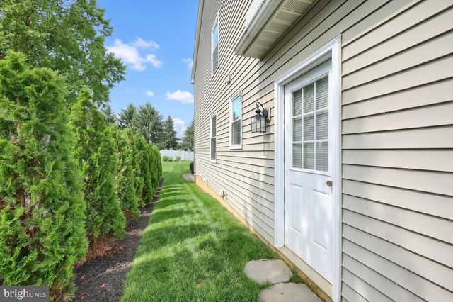 604 BARTLETT DR, Dallastown, PA 17313