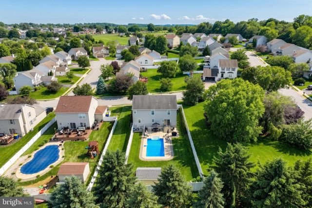 604 BARTLETT DR, Dallastown, PA 17313