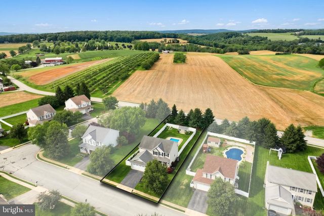 604 BARTLETT DR, Dallastown, PA 17313