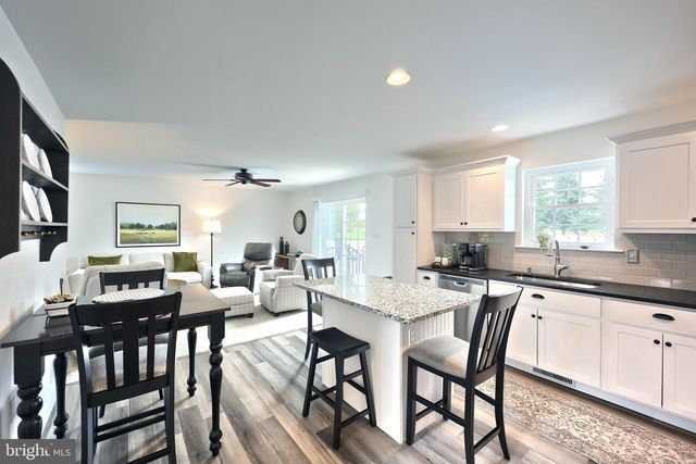 604 BARTLETT DR, Dallastown, PA 17313