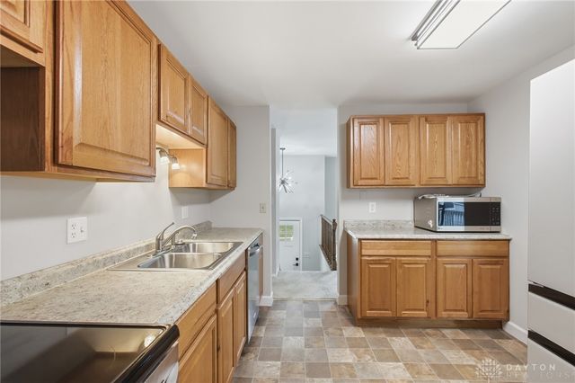 5490 S Gander Road, Dayton, OH 45424