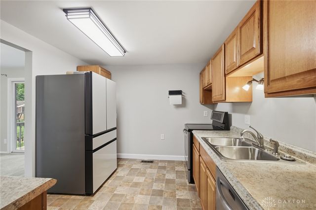 5490 S Gander Road, Dayton, OH 45424