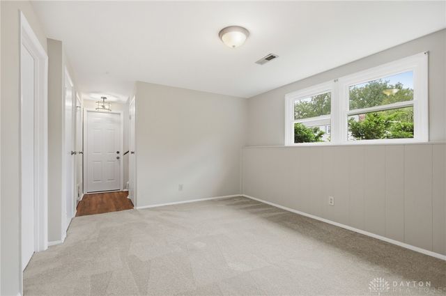 5490 S Gander Road, Dayton, OH 45424
