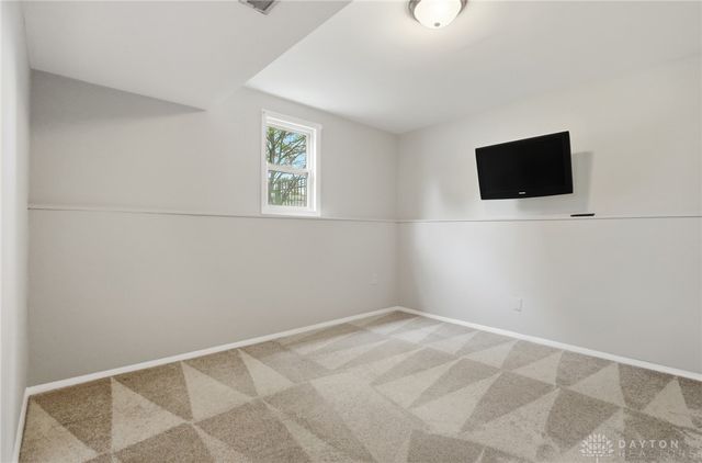 5490 S Gander Road, Dayton, OH 45424