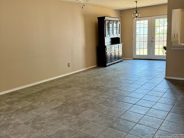 5451 Champions Hill, San Antonio, TX 78233