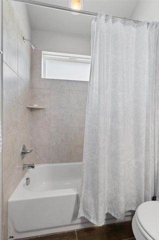 208 Blue Agate CT, Jarrell, TX 76537