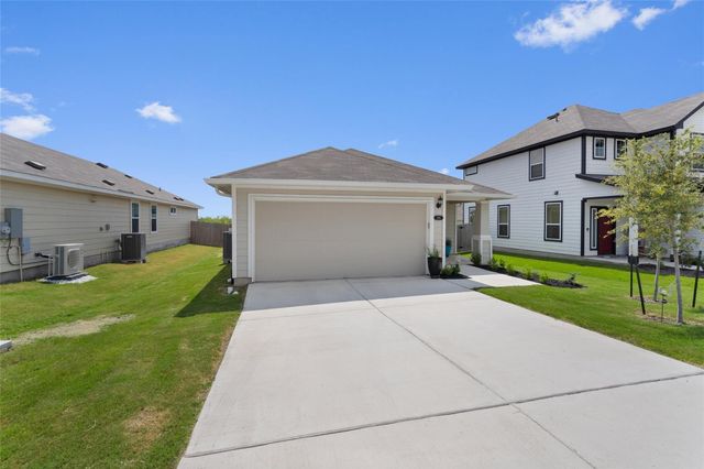 208 Blue Agate CT, Jarrell, TX 76537