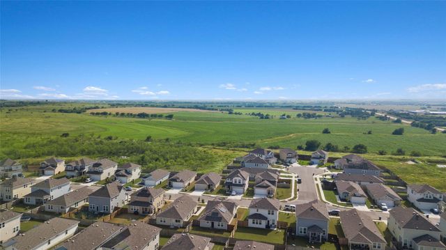 208 Blue Agate CT, Jarrell, TX 76537