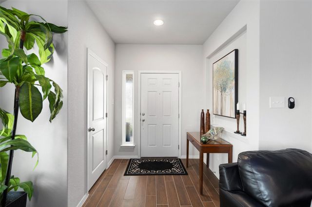 208 Blue Agate CT, Jarrell, TX 76537