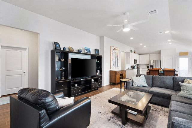 208 Blue Agate CT, Jarrell, TX 76537