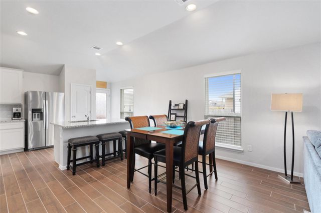 208 Blue Agate CT, Jarrell, TX 76537