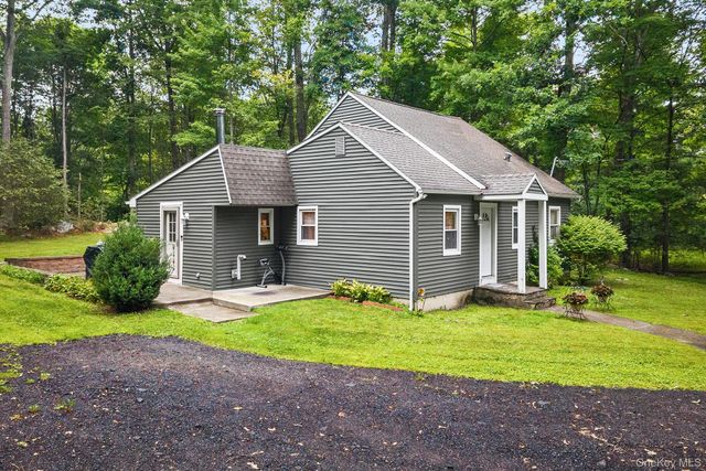 30 Forest Glen Road, Pine Bush, NY 12566