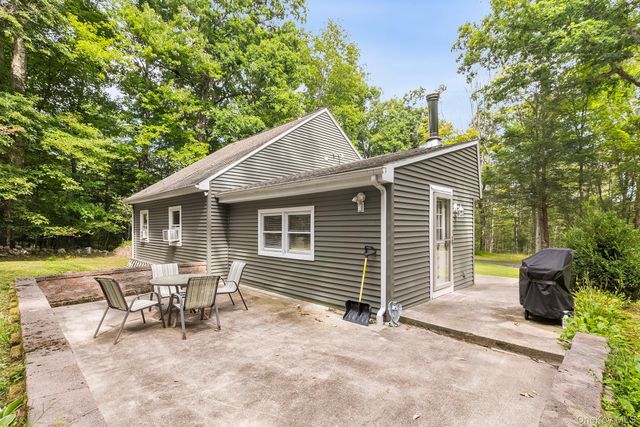 30 Forest Glen Road, Pine Bush, NY 12566