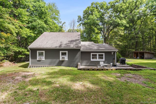 30 Forest Glen Road, Pine Bush, NY 12566