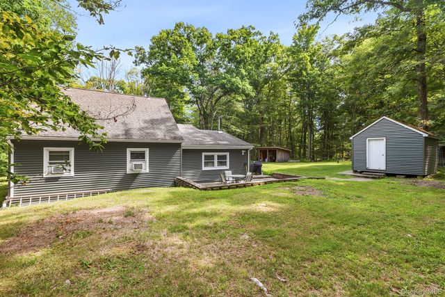 30 Forest Glen Road, Pine Bush, NY 12566