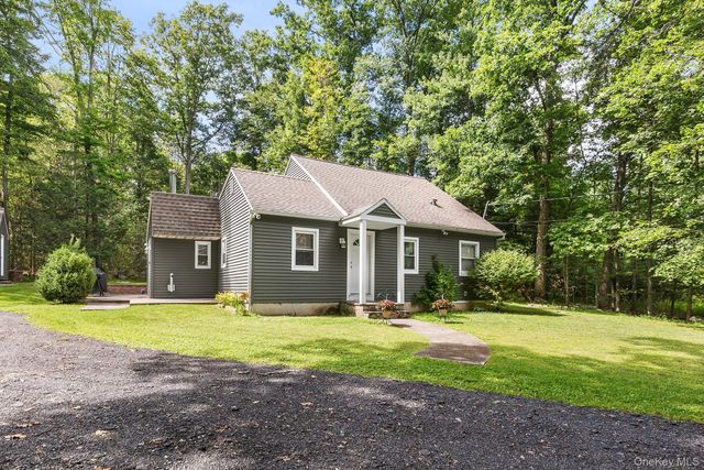 30 Forest Glen Road, Pine Bush, NY 12566