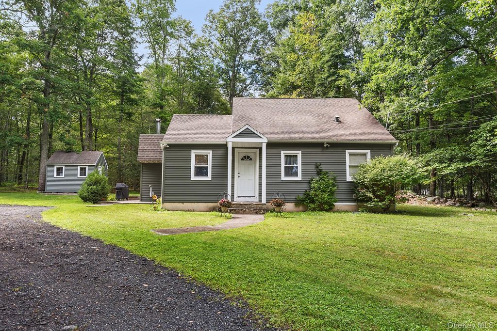 30 Forest Glen Road, Pine Bush, NY 12566