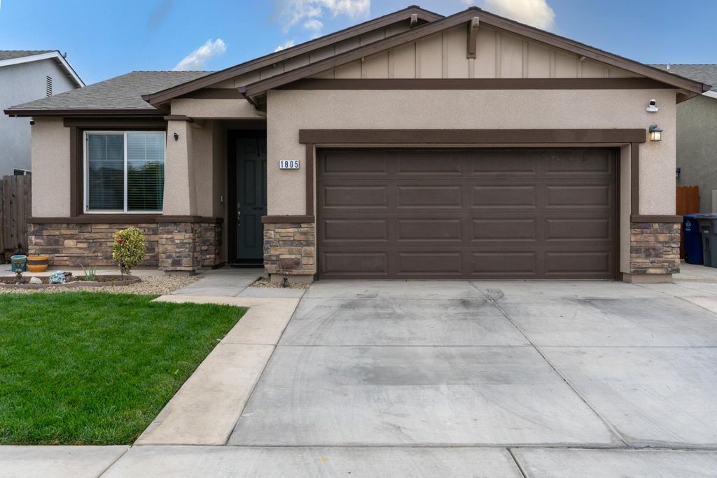 1805 Spadafore St, Los Banos, CA 93635