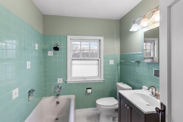 1403 Post Avenue, Rockford, IL 61103