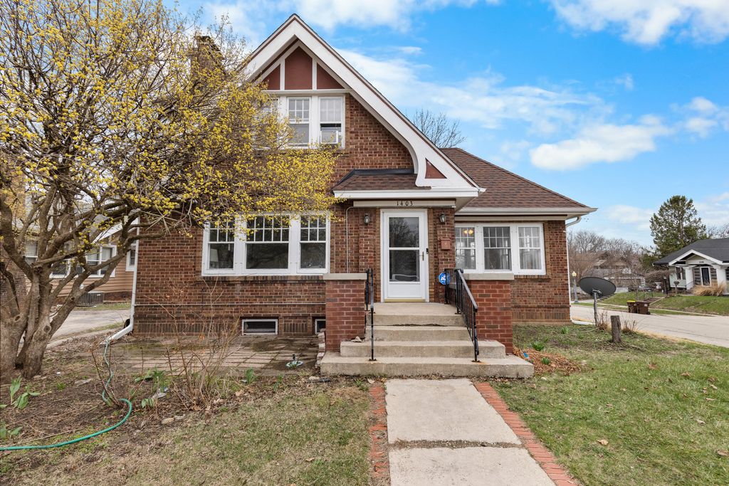 1403 Post Avenue, Rockford, IL 61103