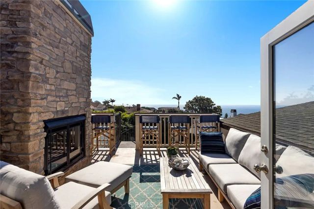 26 S Portola, Laguna Beach, CA 92651