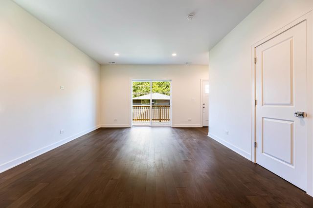 2832 W WILCOX Street, Chicago, IL 60612