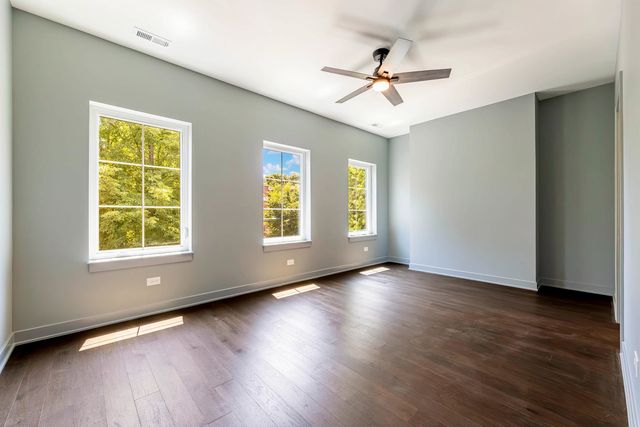 2832 W WILCOX Street, Chicago, IL 60612