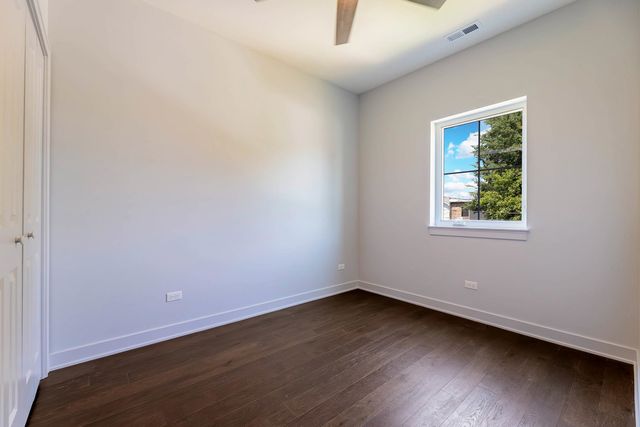 2832 W WILCOX Street, Chicago, IL 60612