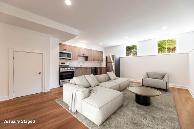 2832 W WILCOX Street, Chicago, IL 60612
