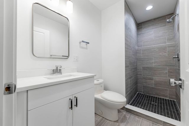 2832 W WILCOX Street, Chicago, IL 60612