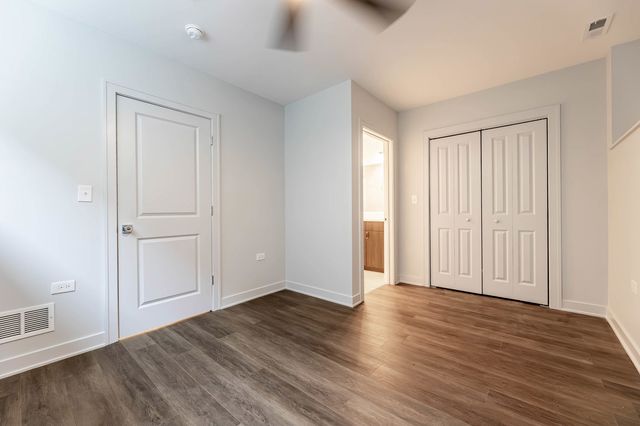 2832 W WILCOX Street, Chicago, IL 60612