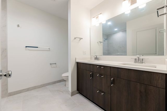 2832 W WILCOX Street, Chicago, IL 60612