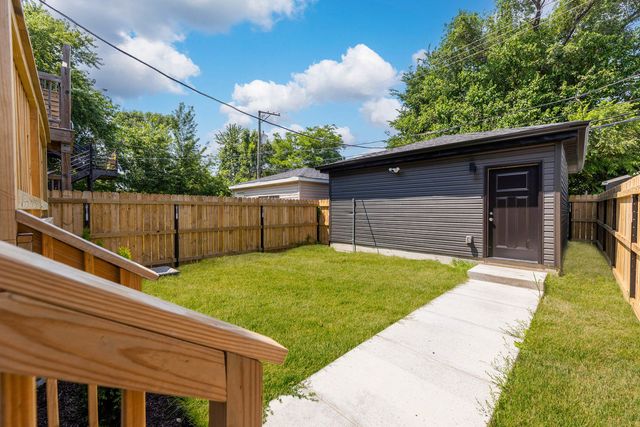 2832 W WILCOX Street, Chicago, IL 60612