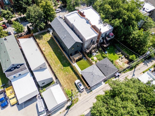 2832 W WILCOX Street, Chicago, IL 60612