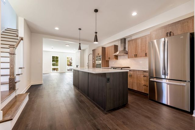 2832 W WILCOX Street, Chicago, IL 60612