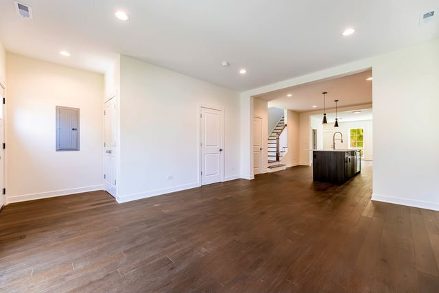 2832 W WILCOX Street, Chicago, IL 60612