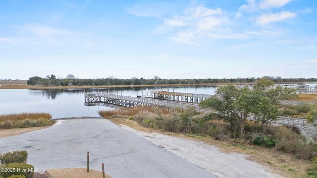 410 Water Oak Wynd SW, Sunset Beach, NC 28468