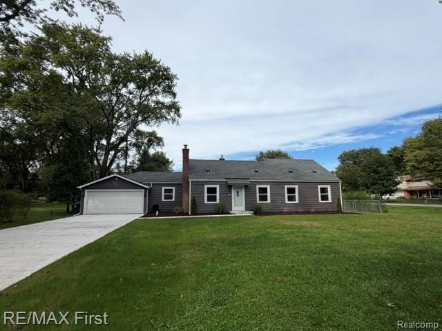 16045 Oporto Street, Livonia, MI 48154