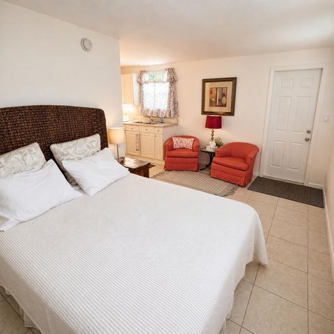 1243 NE 12th Avenue A-b, Fort Lauderdale, FL 33304