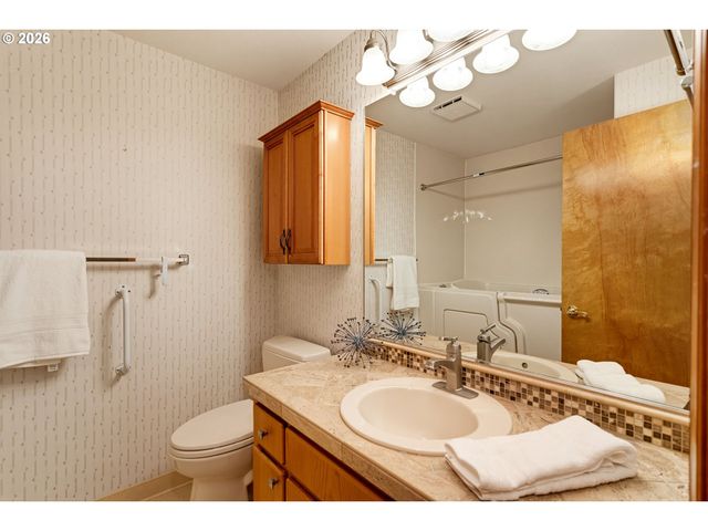 12641 Sw OVERGAARD St, Portland, OR 97224