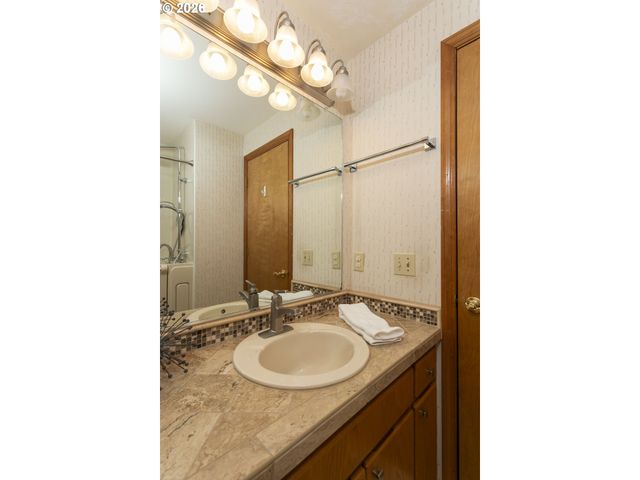 12641 Sw OVERGAARD St, Portland, OR 97224
