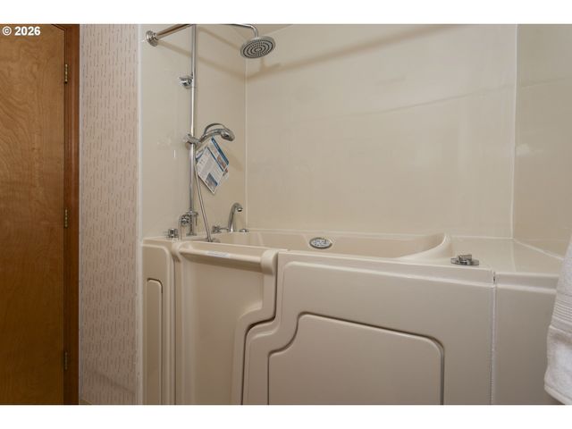 12641 Sw OVERGAARD St, Portland, OR 97224