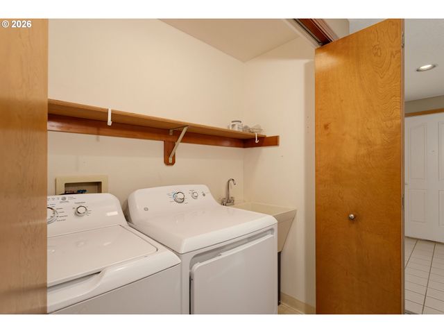12641 Sw OVERGAARD St, Portland, OR 97224