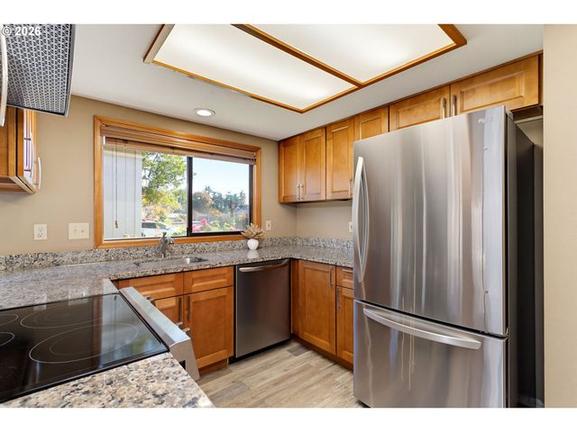 12641 Sw OVERGAARD St, Portland, OR 97224