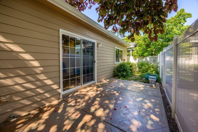 2096 Creek Drive, Ashland, OR 97520