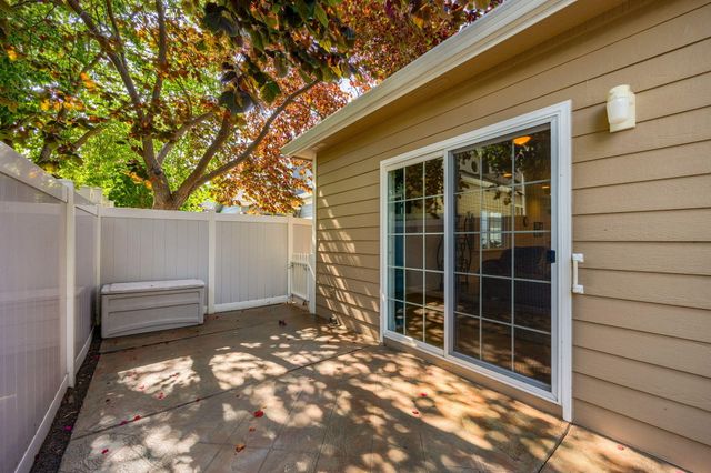 2096 Creek Drive, Ashland, OR 97520