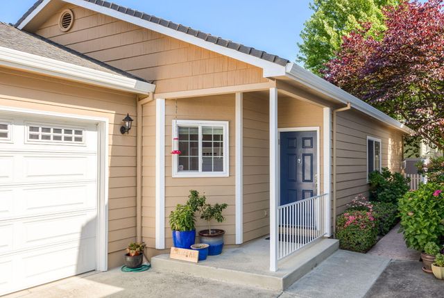 2096 Creek Drive, Ashland, OR 97520