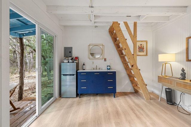 321 Lea LN, Wimberley, TX 78676