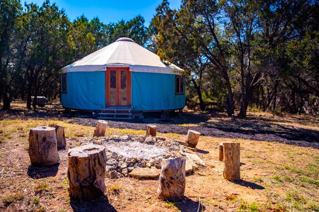 321 Lea LN, Wimberley, TX 78676