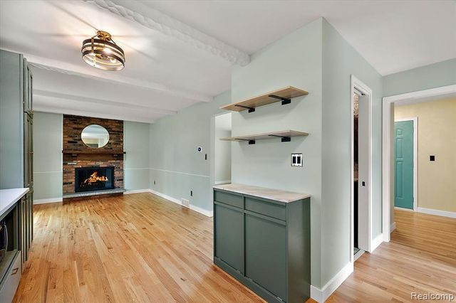 754 W Baker Avenue, Commerce Twp, MI 48017